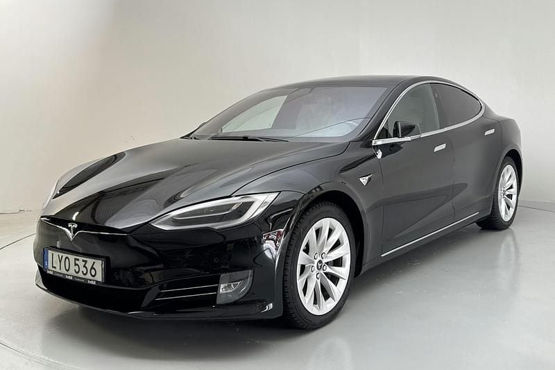 Svart Begagnad 2021 Tesla Model S Sedan | 345 000 kr (Marknadspris) - Bild 1/4