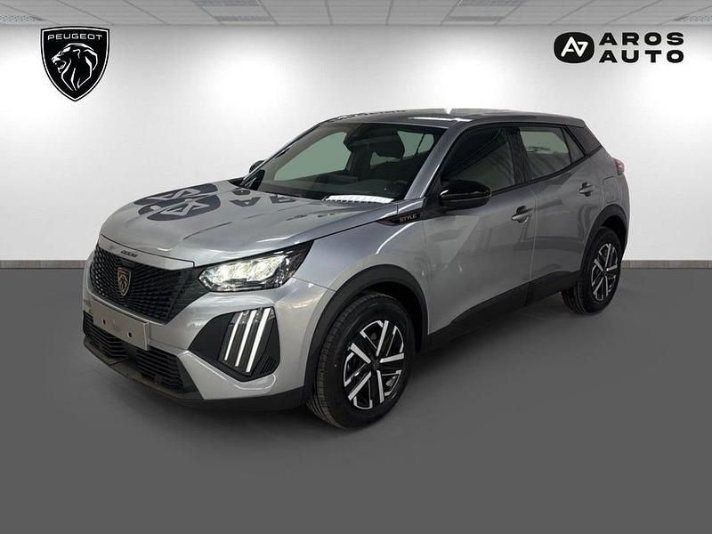 Grå artense Ny 2025 Peugeot 2008 SUV | 224 900 kr (Marknadspris) - Bild 1/4