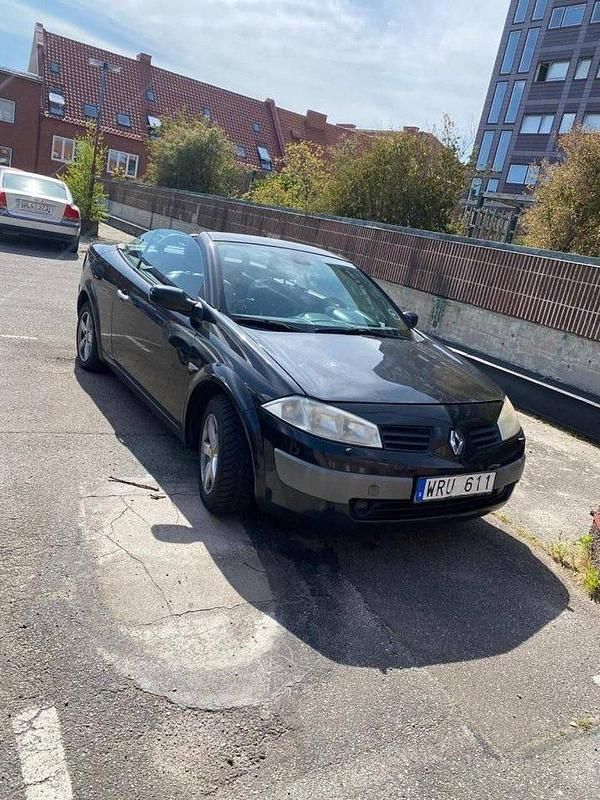 Svart Begagnad 2005 Renault Mégane Cabriolet Cab | 22 900 kr (Bra pris) - Bild 1/4