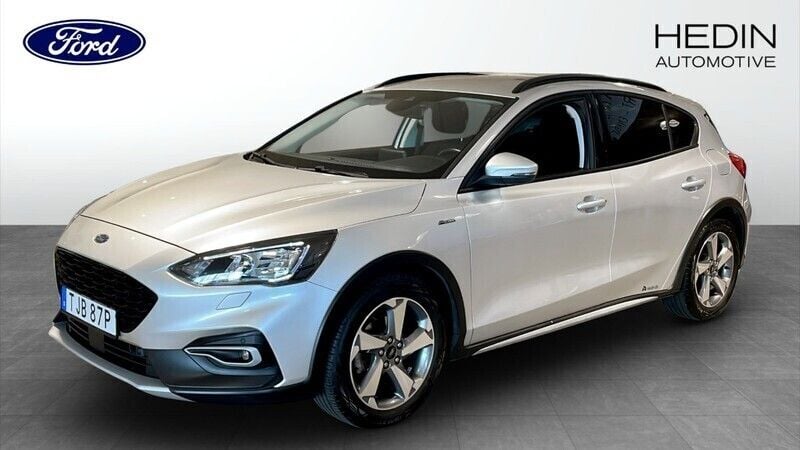 Grå (silver) Begagnad 2021 Ford Focus Active Halvkombi | 189 900 kr (Superpris) - Bild 1/4