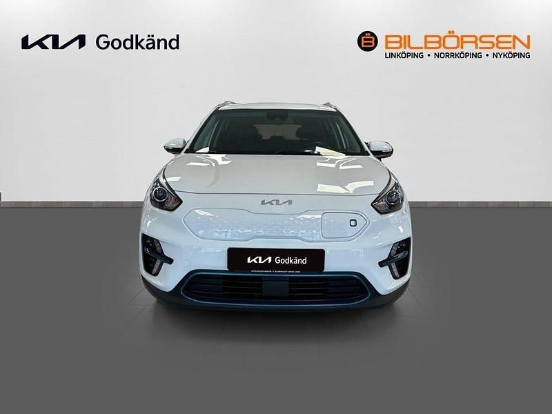 Begagnad Kia e-Niro Advance 150 kW (204 HK) 2022 /ud/ clear white SUV