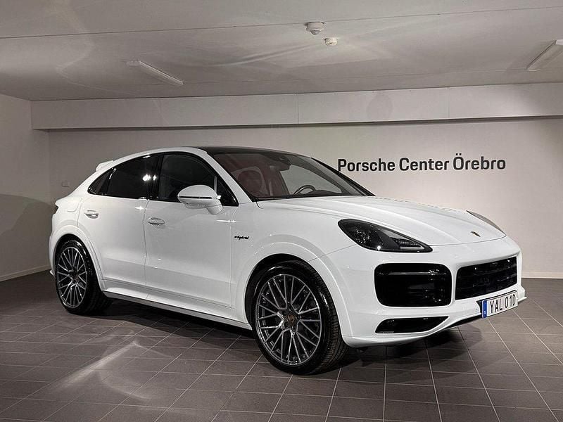 Vit Begagnad 2022 Porsche Cayenne Platinum Edition SUV | 889 000 kr (Marknadspris) - Bild 1/4