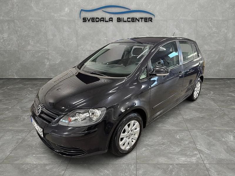 Begagnad VW Golf IV Comfortline 105 HK (77 kW) 2005 Svart Halvkombi