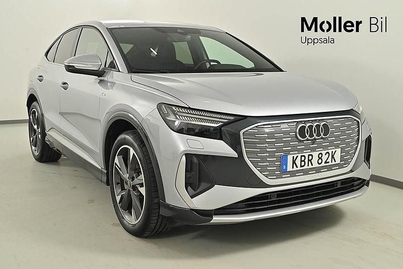 Silver Begagnad 2024 Audi Q4 Sportback e-tron Advanced SUV | 529 900 kr (Marknadspris) - Bild 1/4
