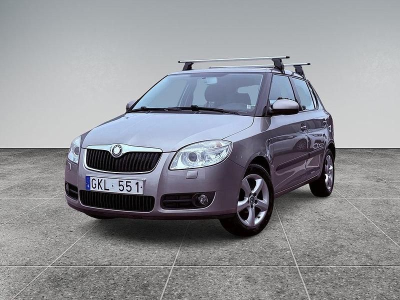 Ljusbrun Begagnad 2007 Skoda Fabia Ambiente Halvkombi | 39 900 kr (Marknadspris) - Bild 1/4