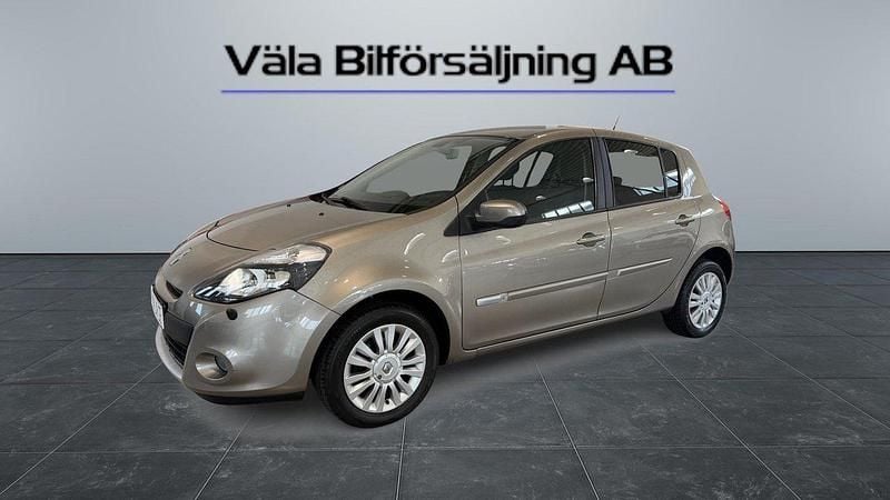 Ljusbrun Begagnad 2012 Renault Clio R.S. Halvkombi | 54 900 kr (Lite dyr) - Bild 1/4