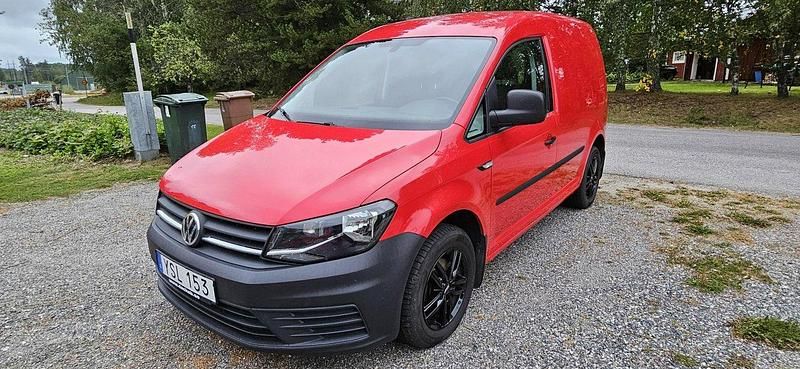 Röd Begagnad 2018 VW Caddy Minibuss | 110 000 kr (Bra pris) - Bild 1/4
