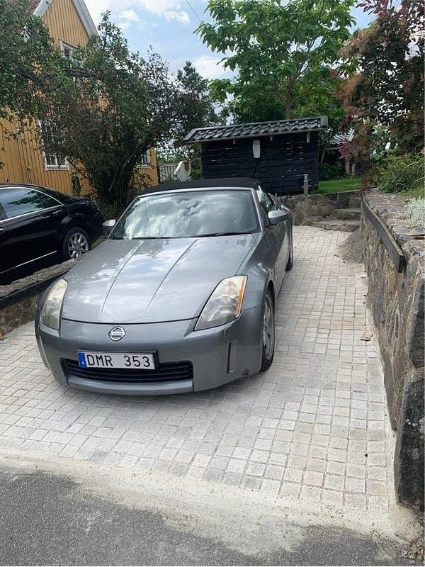 Grå Begagnad 2005 Nissan 350Z Cab | 115 000 kr (Superpris) - Bild 1/4
