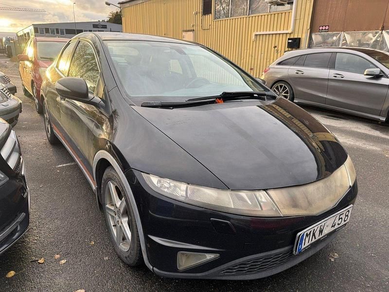 Svart Begagnad 2007 Honda Civic Sport Halvkombi | 15 000 kr (Superpris) - Bild 1/2