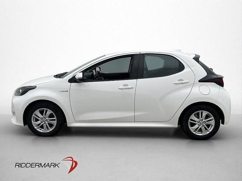 Begagnad Toyota Yaris 2021 Vit Halvkombi