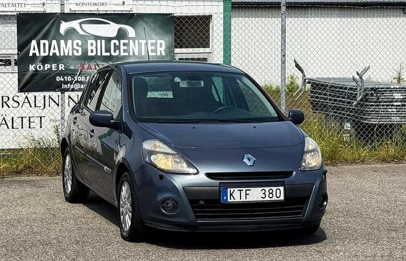 Blå Begagnad 2010 Renault Clio R.S. Halvkombi | 34 700 kr (Marknadspris) - Bild 1/4
