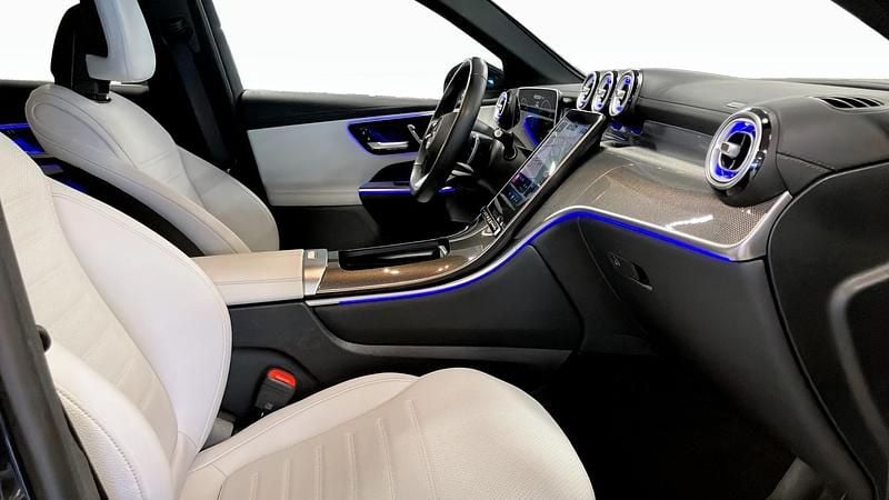 Begagnad Mercedes GLC300e Premium 333 HK (244 kW) 2024 Blå SUV
