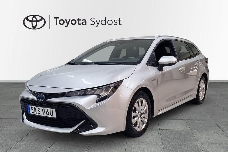 Silver Begagnad 2019 Toyota Corolla Active Kombi | 209 000 kr (Marknadspris) - Bild 1/3