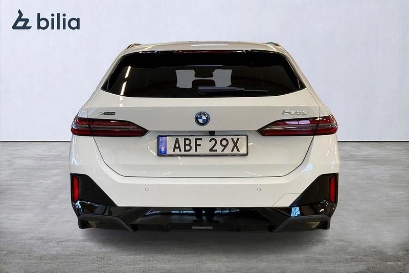 Begagnad BMW 530 M Sport 299 HK (219 kW) 2025 Vit Kombi