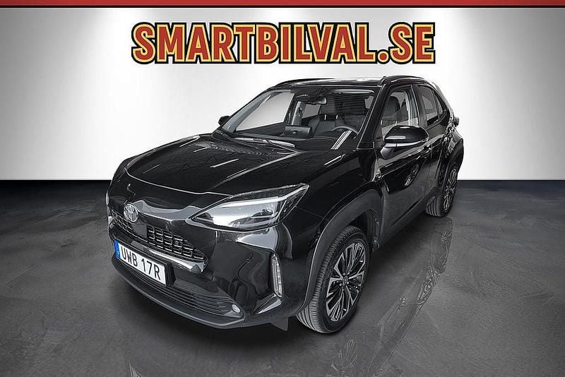 Svart Begagnad 2025 Toyota Yaris Cross SUV | 369 900 kr (Dyr) - Bild 1/3