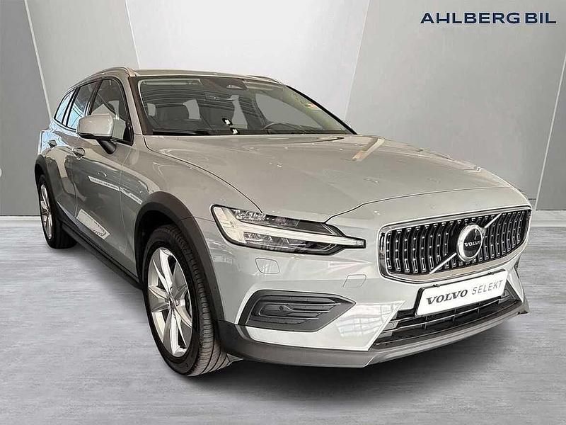 Begagnad 2024 Volvo V60 CC Kombi | 409 500 kr (Marknadspris) - Bild 1/3