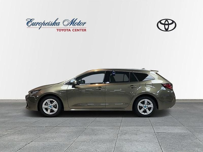 Begagnad Toyota Corolla Style 122 HK (89 kW) 2021 Grön Kombi
