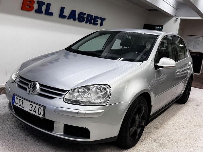 Silver Begagnad 2006 VW Golf V Trendline Halvkombi | 24 900 kr (Marknadspris) - Bild 1/4