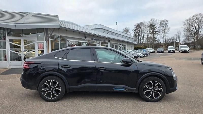 Begagnad Citroën e-C4 Exclusive 100 kW (136 HK) 2022 Svart Sedan