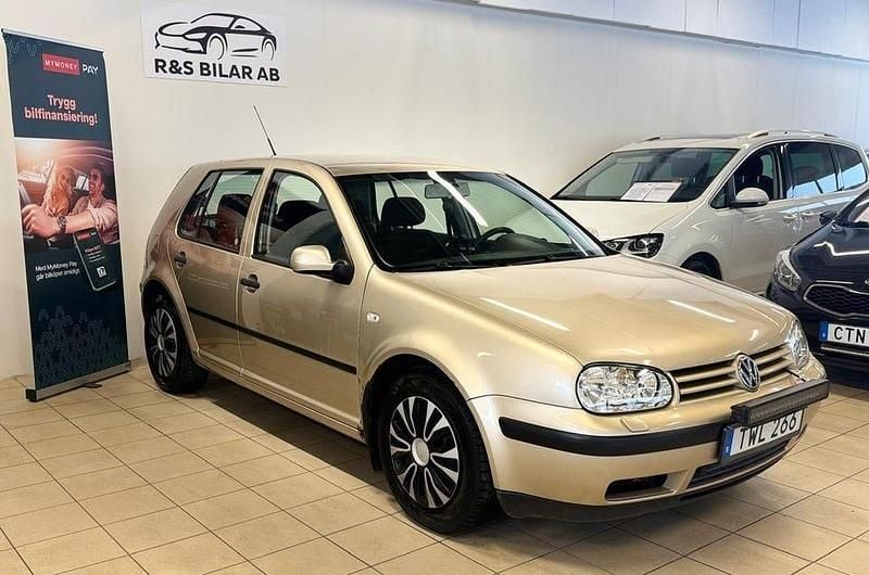 Begagnad VW Golf IV Basis 105 HK (77 kW) 2003 Brun