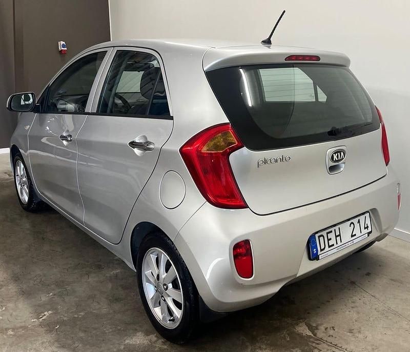 Begagnad Kia Picanto 68 HK (50 kW) 2013 Grå Halvkombi