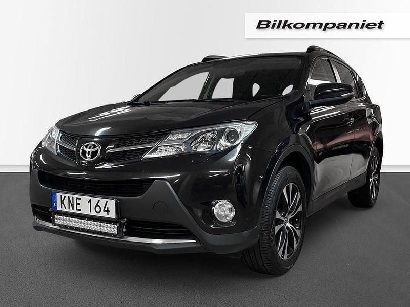 Mörkbrun (brun) Begagnad 2014 Toyota RAV4 SUV | 119 000 kr (Marknadspris) - Bild 1/4