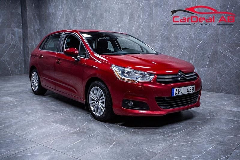 Röd Begagnad 2013 Citroën C4 Halvkombi | 64 800 kr (Marknadspris) - Bild 1/4