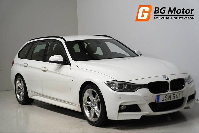 Vit Begagnad 2013 BMW 320 M Sport Kombi | 179 900 kr (Dyr) - Bild 1/3