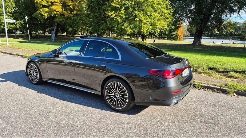 Begagnad Mercedes E220 AMG Line Premium Plus 197 HK (144 kW) 2024