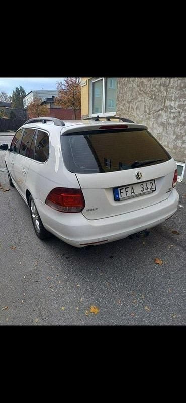 Vit Begagnad 2013 VW Golf VII Kombi | 74 000 kr (Superpris) - Bild 1/2