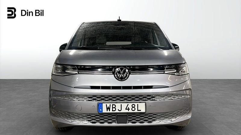 Begagnad VW Multivan Life 150 HK (110 kW) 2024 Silver Van