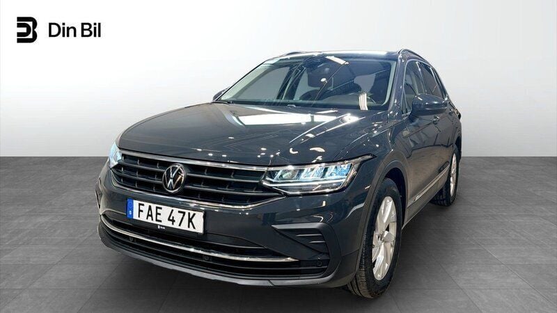 Grå Begagnad 2021 VW Tiguan SUV | 314 900 kr (Dyr) - Bild 1/4