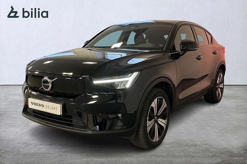 Svart Begagnad 2022 Volvo C40 Plus SUV | 364 900 kr (Marknadspris) - Bild 1/3