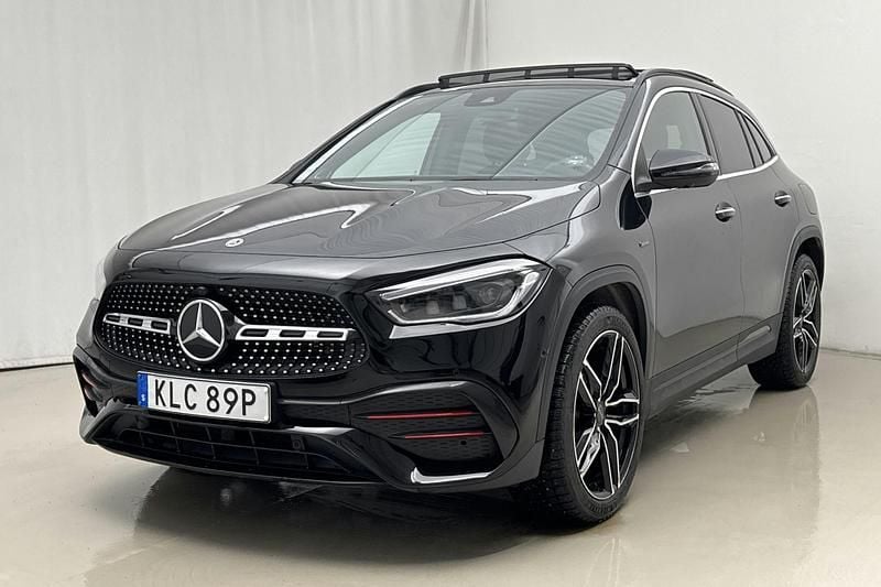 Svart Begagnad 2021 Mercedes GLA250 AMG Edition 1 SUV | 366 000 kr (Marknadspris) - Bild 1/4