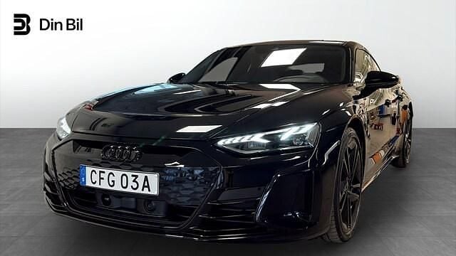 Svart Begagnad 2024 Audi e-tron GT quattro Sedan | 839 000 kr (Marknadspris) - Bild 1/4