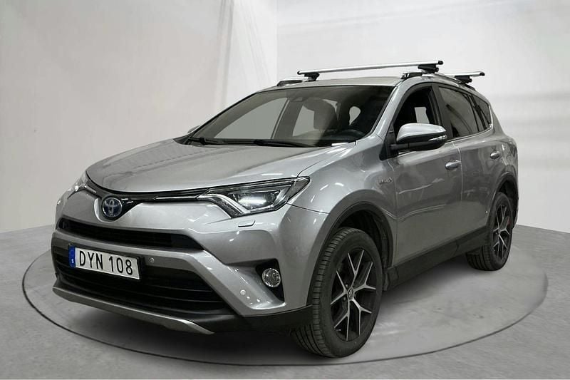 Silver Begagnad 2017 Toyota RAV4 Active SUV | 186 000 kr - Bild 1/4