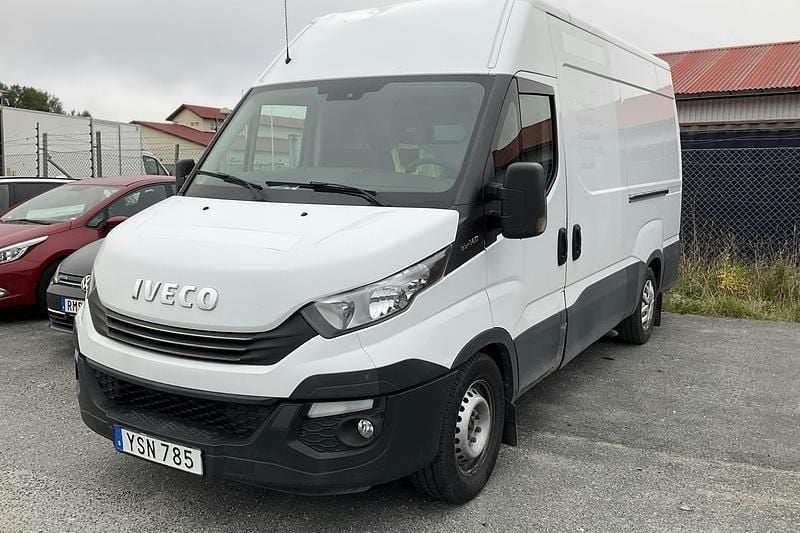 Vit Begagnad 2018 Iveco Daily | 149 000 kr - Bild 1/3