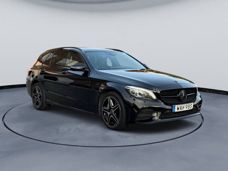 Svart Begagnad 2021 Mercedes C300e AMG line Kombi | 299 900 kr (Marknadspris) - Bild 1/4
