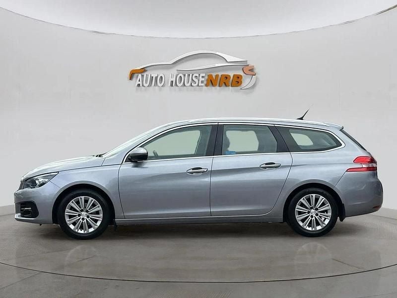 Grå Begagnad 2017 Peugeot 308 Allure Kombi | 99 500 kr (Marknadspris) - Bild 1/4