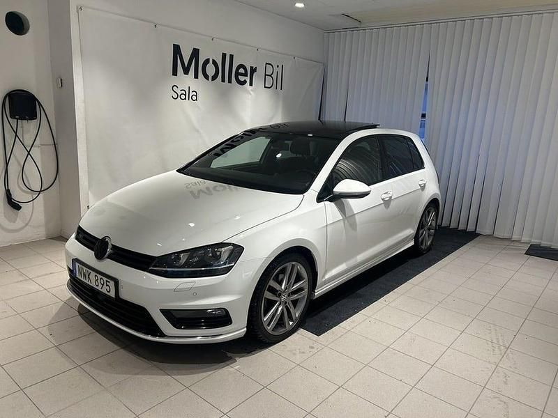 Vit Begagnad 2016 VW Golf VII | 159 000 kr (Marknadspris) - Bild 1/4