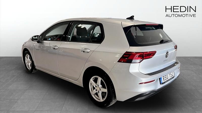 Begagnad VW Golf VIII 110 HK (80 kW) 2021 Silver Halvkombi