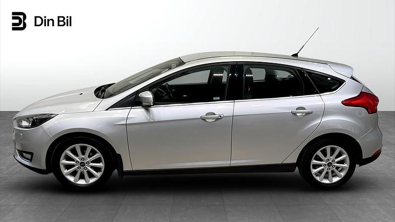 Begagnad Ford Focus 125 HK (91 kW) 2016 Grå Halvkombi