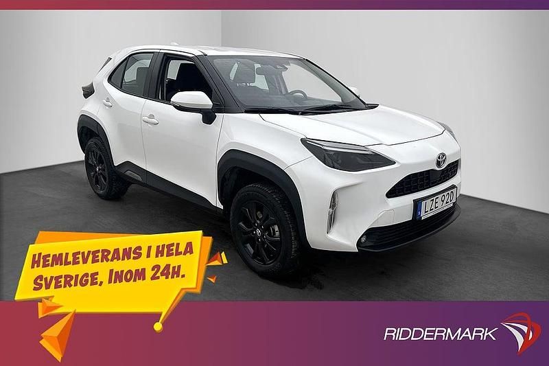 Vit Begagnad 2021 Toyota Yaris Hybrid | 254 900 kr - Bild 1/3