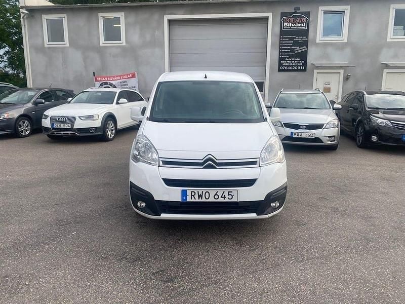 Vit Begagnad 2016 Citroën Berlingo Minibuss | 51 900 kr (Marknadspris) - Bild 1/4