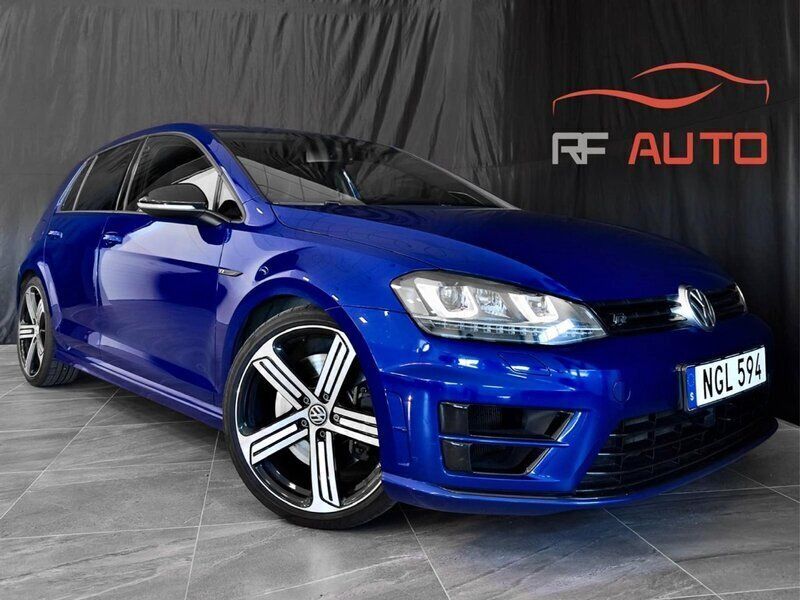 Blå Begagnad 2016 VW Golf VII R Halvkombi | 279 900 kr (Dyr) - Bild 1/4