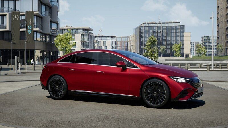 Röd Ny 2025 Mercedes EQE350 Sedan | 814 450 kr (Lite dyr) - Bild 1/4