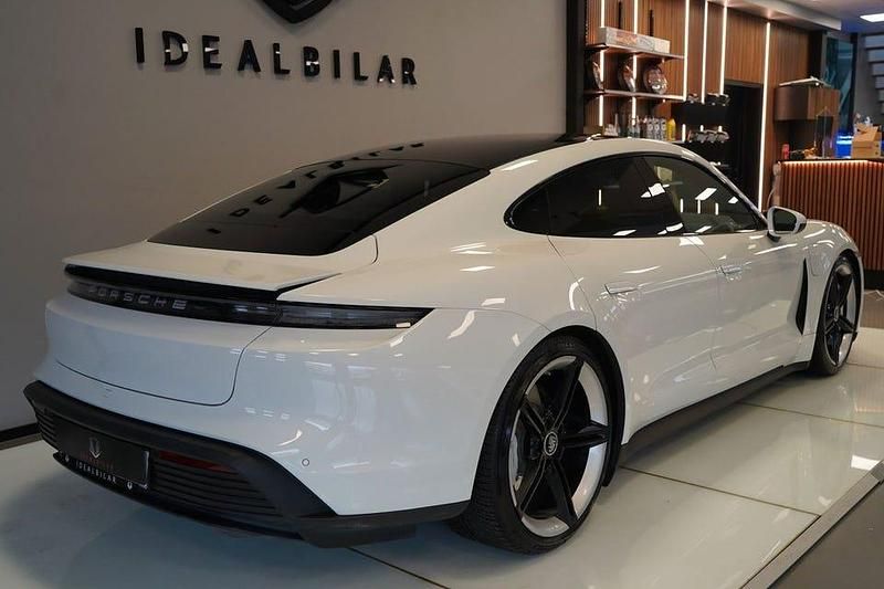 Begagnad Porsche Taycan 4S 360 kW (490 HK) 2020 Vit Sedan