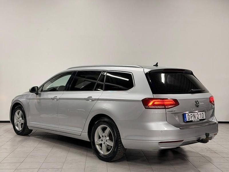 Begagnad VW Passat S 150 HK (110 kW) 2017 Silver Kombi