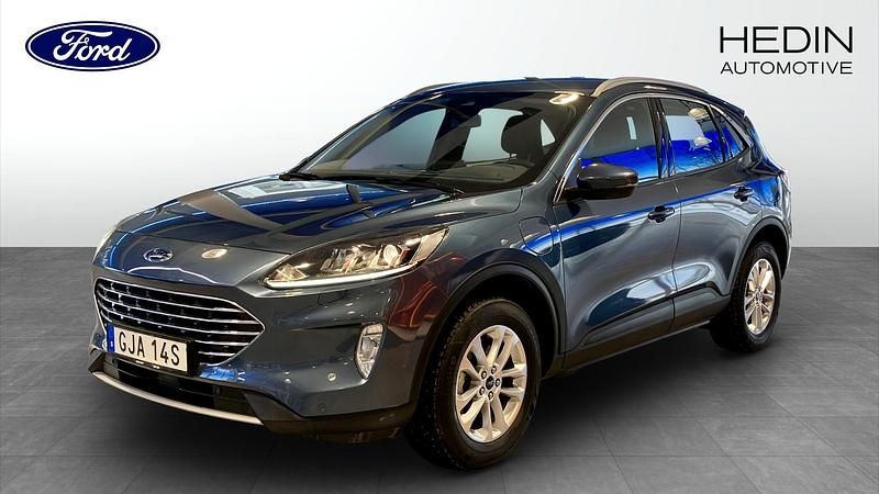 Blå Begagnad 2023 Ford Kuga Titanium SUV | 269 900 kr (Marknadspris) - Bild 1/4