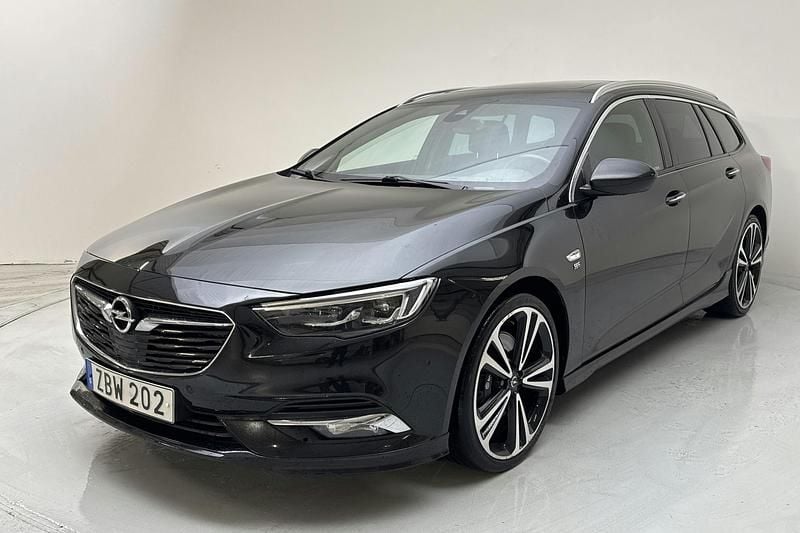 Svart Begagnad 2018 Opel Insignia Business Sedan | 158 000 kr - Bild 1/4